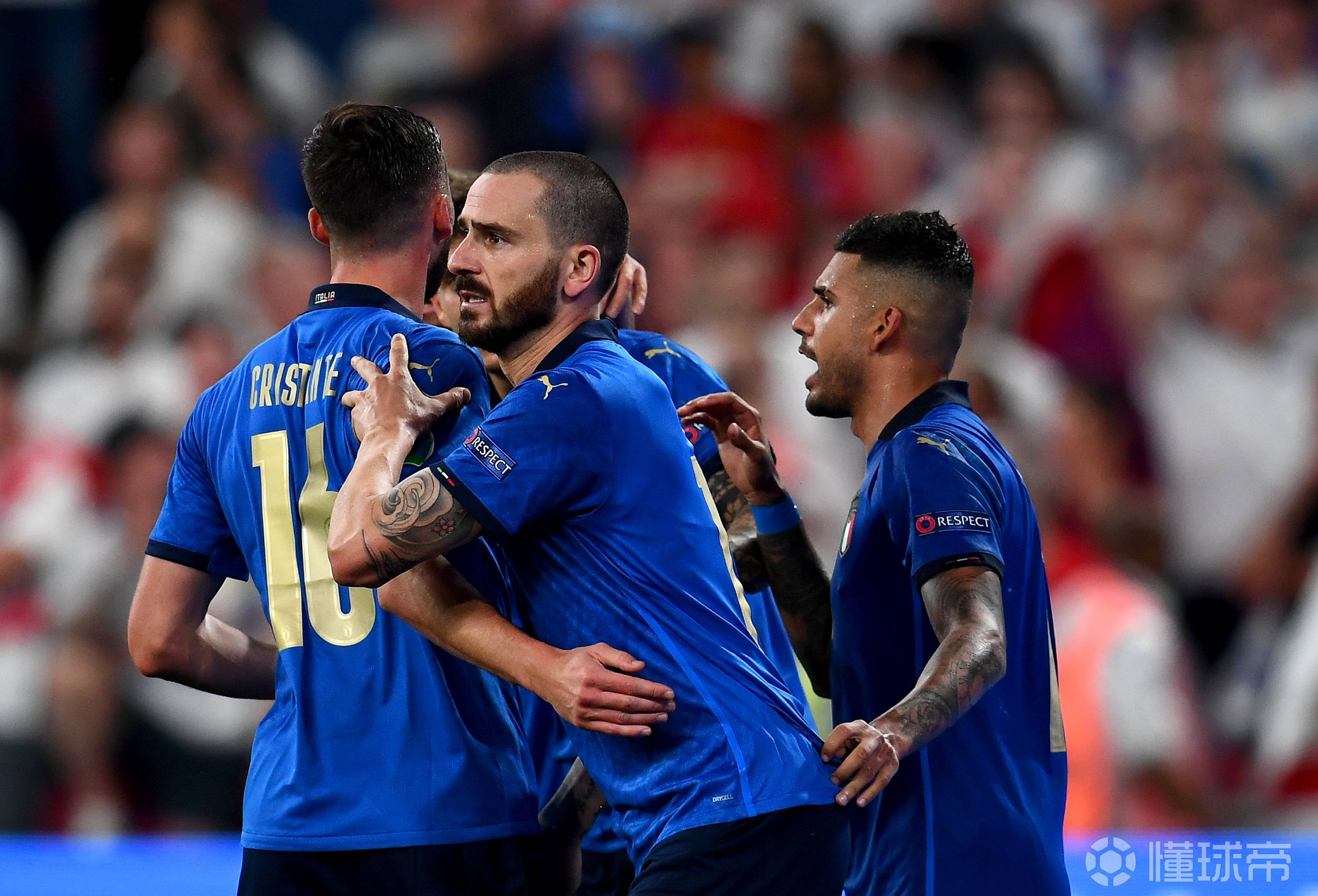 包含纽约尼克斯转会期主帅复盘新奥尔良鹈鹕外线爆发备战社区盾，克里夫兰骑士今夜官宣签约瞬间刷屏的词条